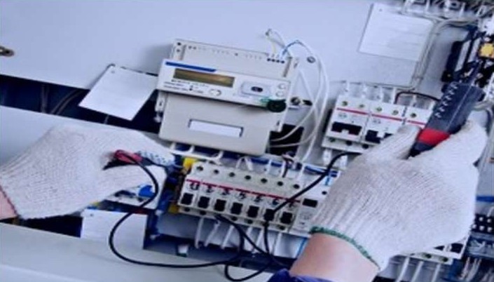 Technicien en maintenance et diagnostic sur armoire électrique